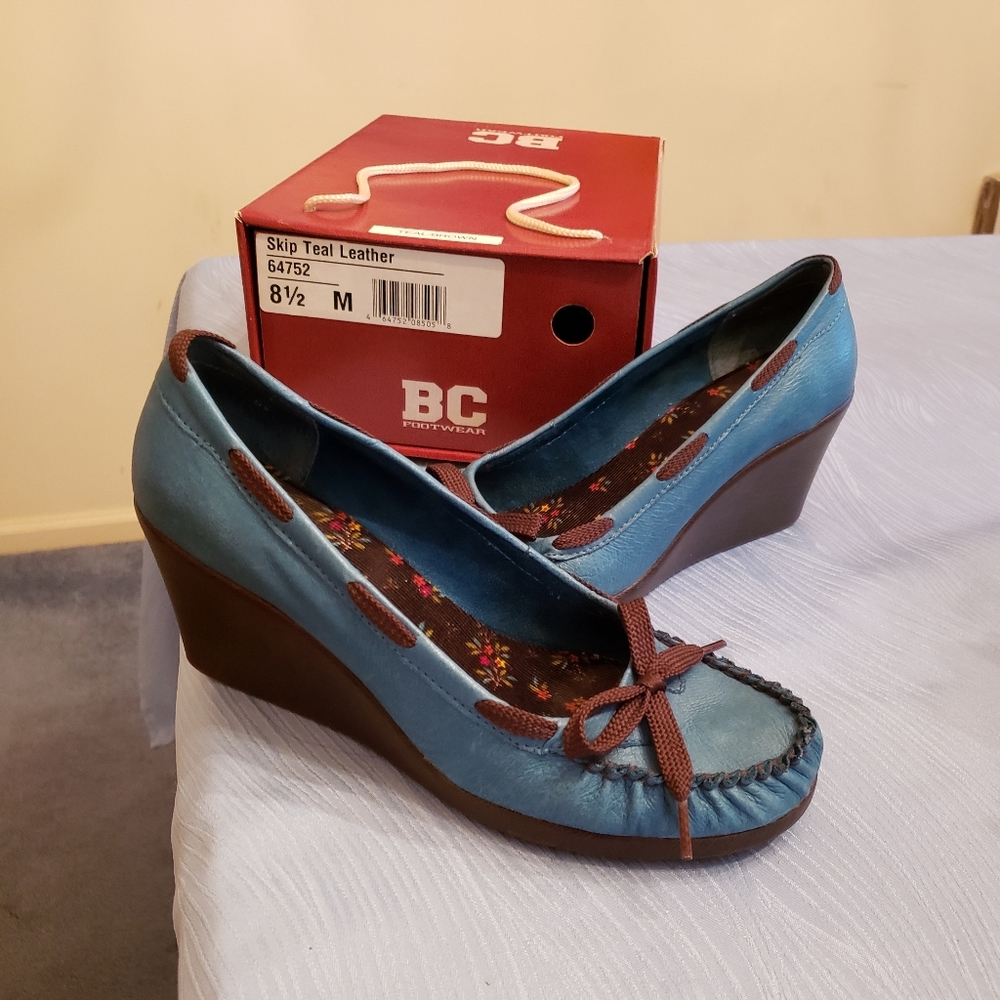 BC FOOTWEAR WOMEN'S TEAL WEDGE SHOES